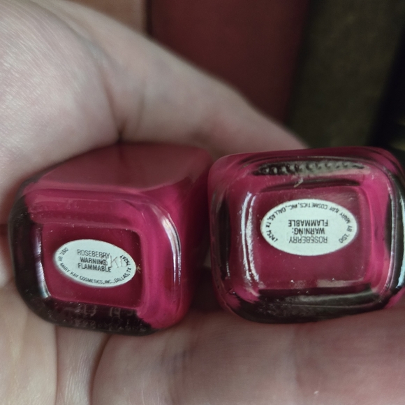 Mary Kay Roseberry Color Shield Nail Polish NEW - Picture 2 of 3